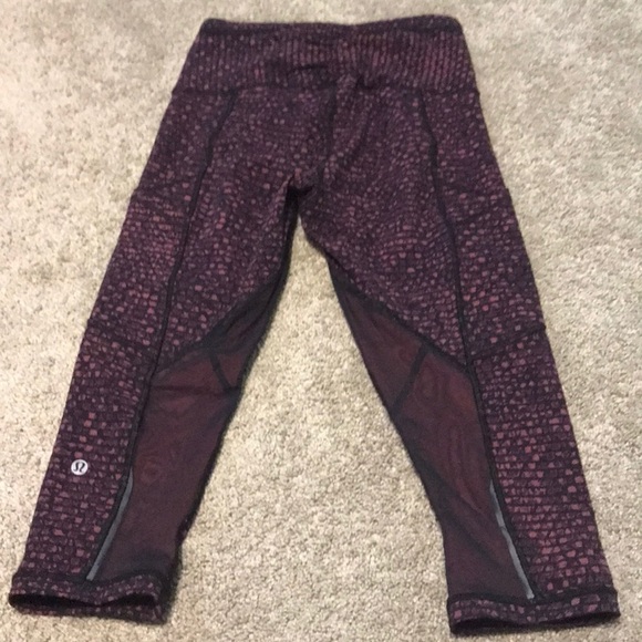 Lululemon Outrun 17" Crop Shatter Weave Dust Coral - Picture 11 of 13